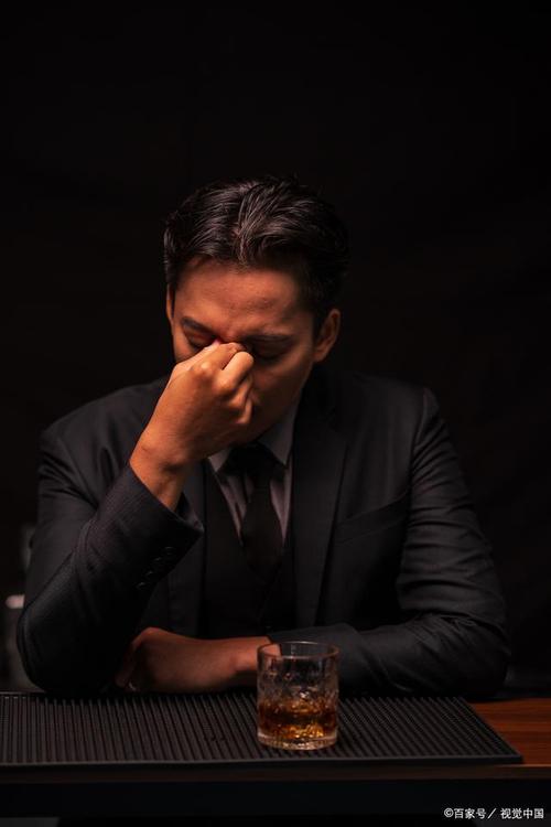 露科24小时套医保卡医保套现联系方式微信：隐藏的风险与应对之道